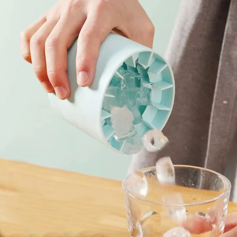 Chill Out This Summer with Our Creative Silicone Ice Cube Mold - Perfect for Parties and Drinks!